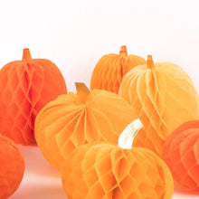 Load image into Gallery viewer, Meri Meri Honeycomb Pumpkins