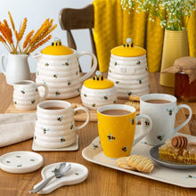 Load image into Gallery viewer, Price &amp; Kensington Sweet Bee Teapot